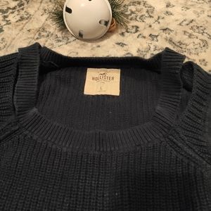 Hollister sweater L